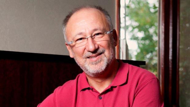 Altan Erkekli Hayatı
